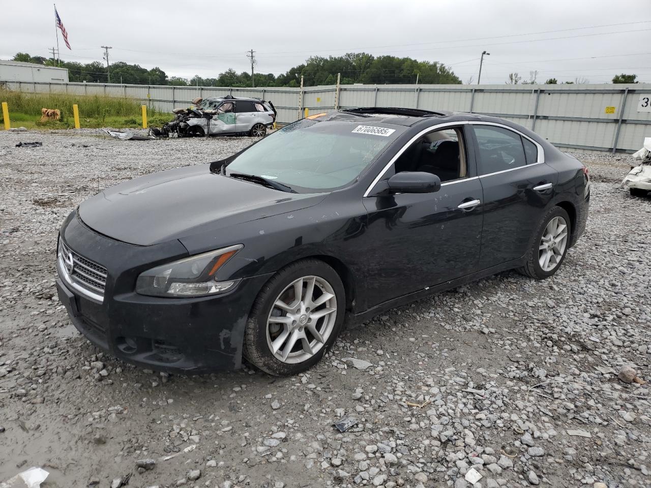 NISSAN MAXIMA S