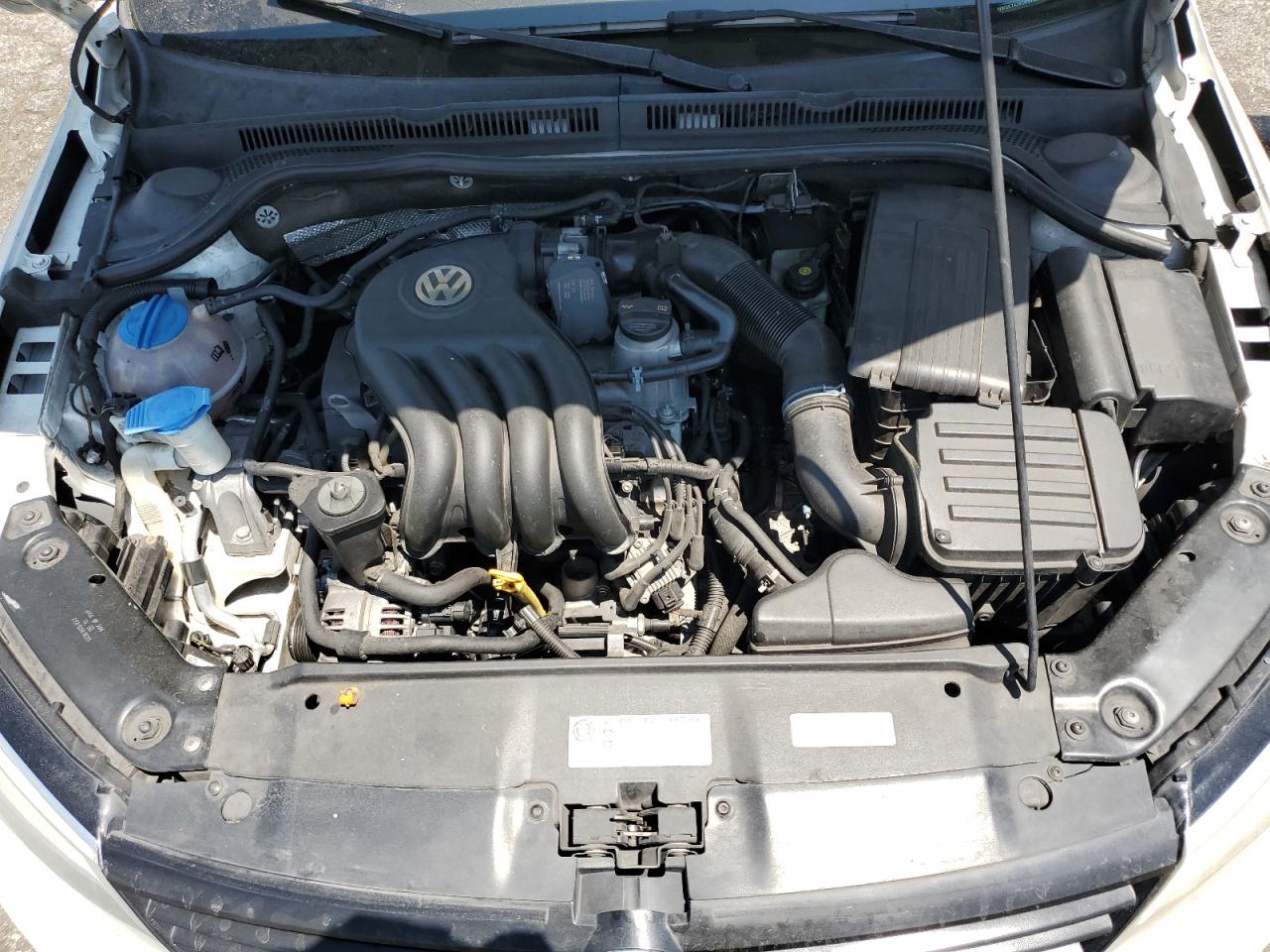 VOLKSWAGEN JETTA BASE