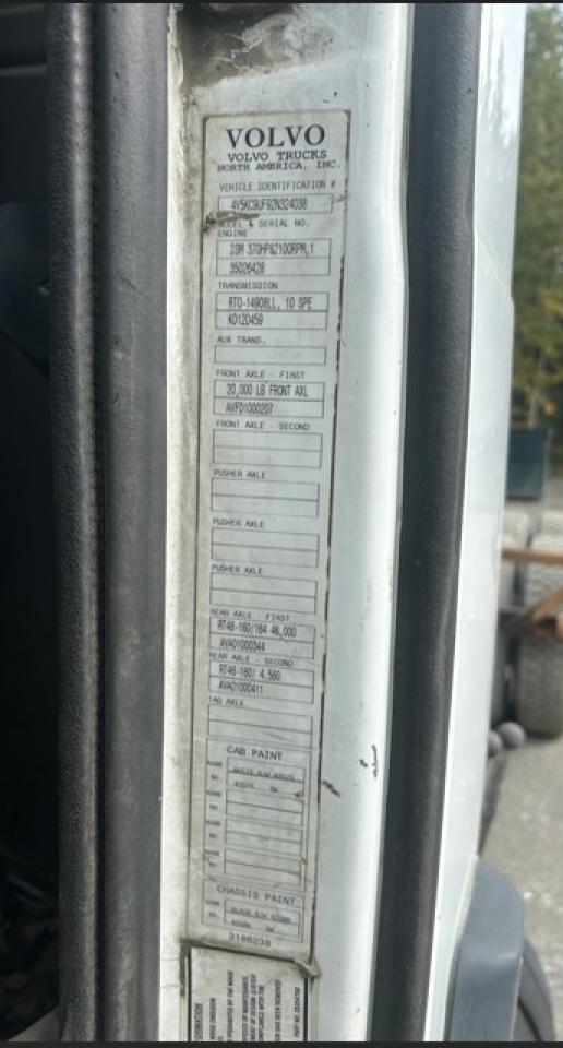 Lot #3240960196 2002 VOLVO VHD