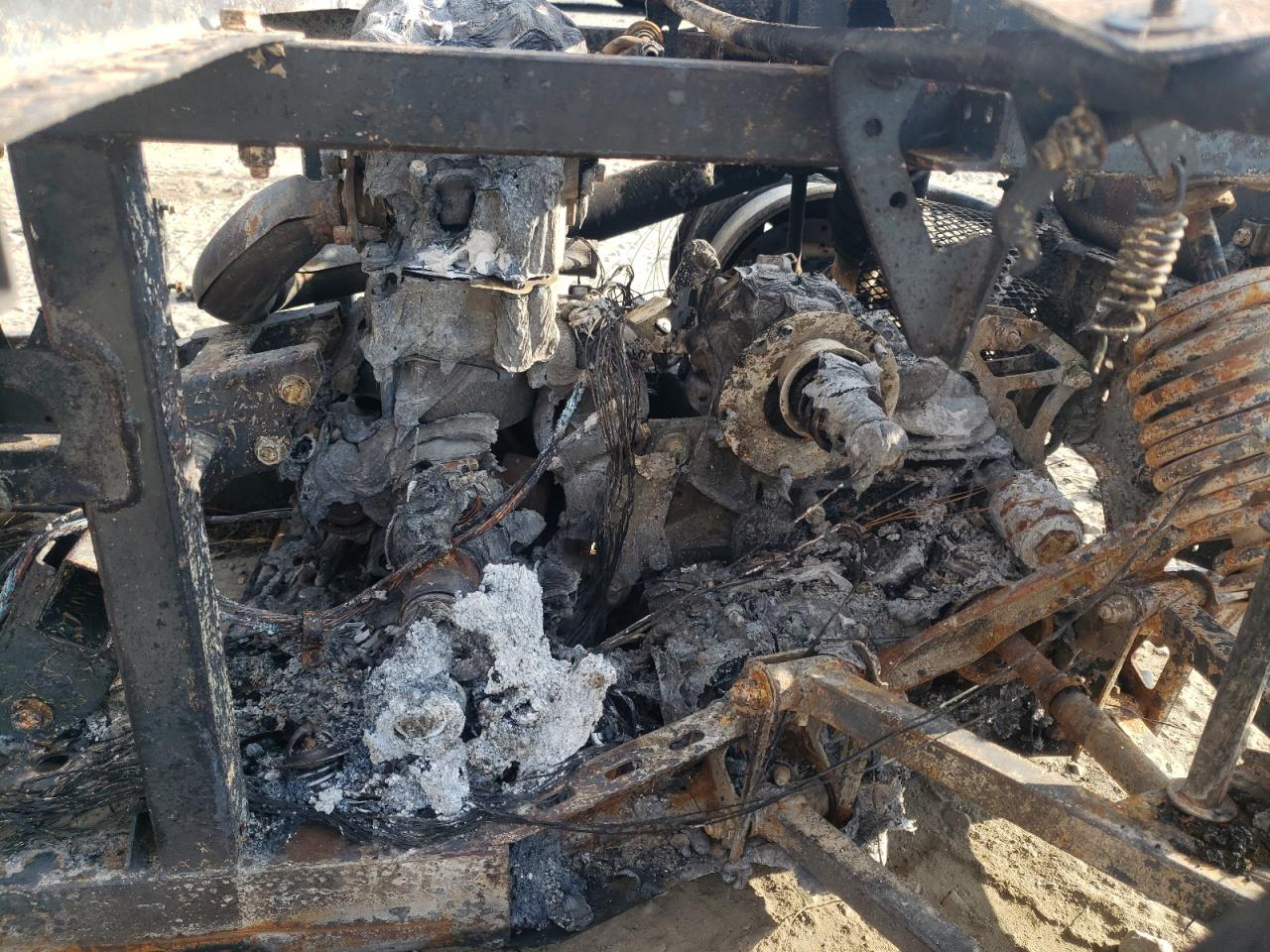 Lot #3240923191 2015 POLARIS RANGER 570