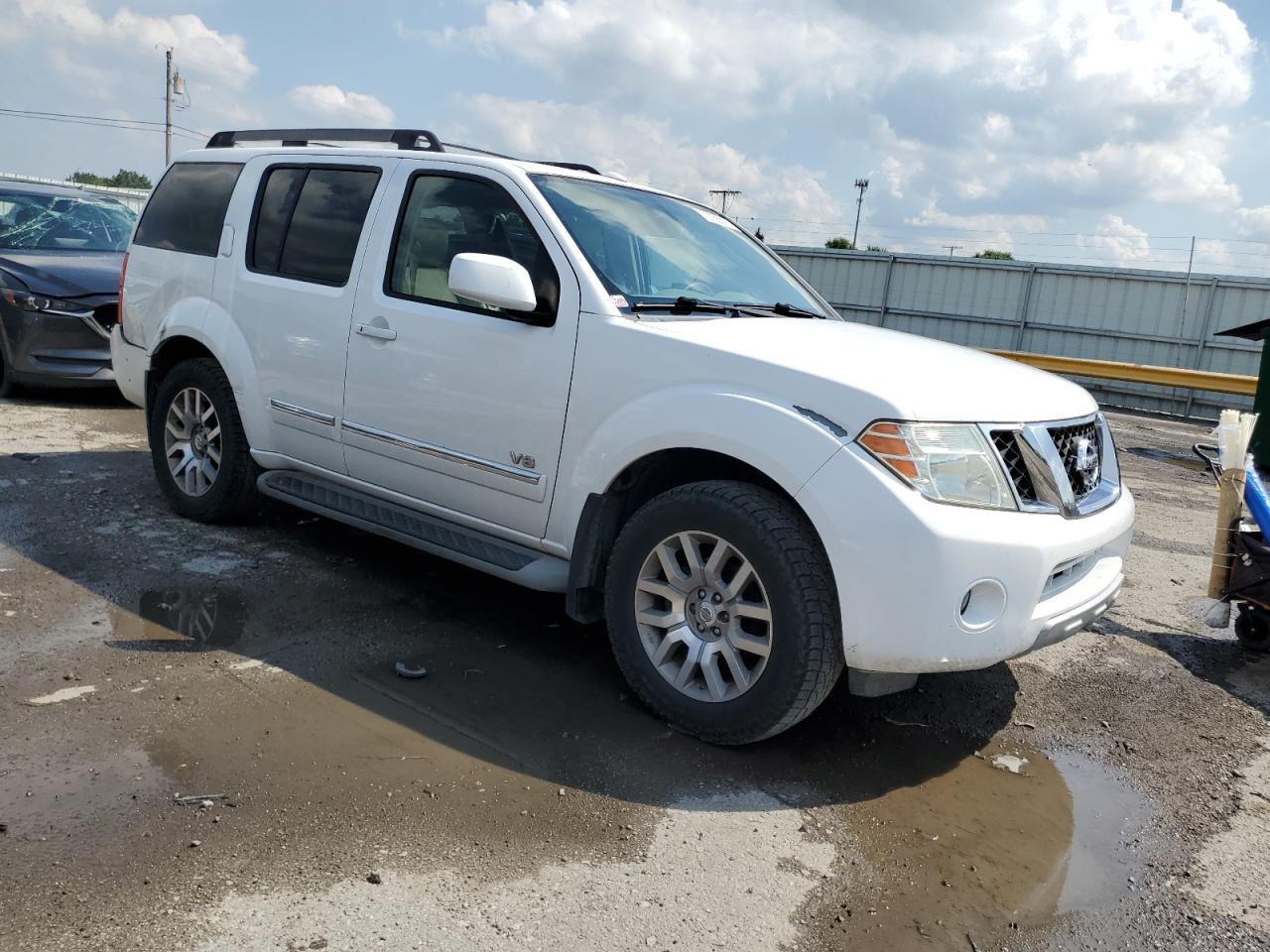 NISSAN PATHFINDER LE