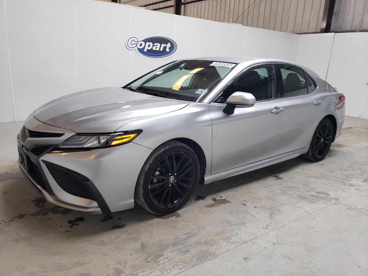 TOYOTA CAMRY XSE