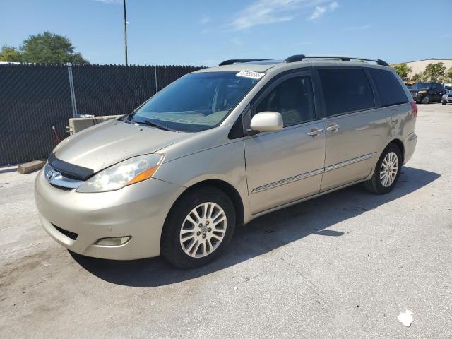 TOYOTA SIENNA XLE