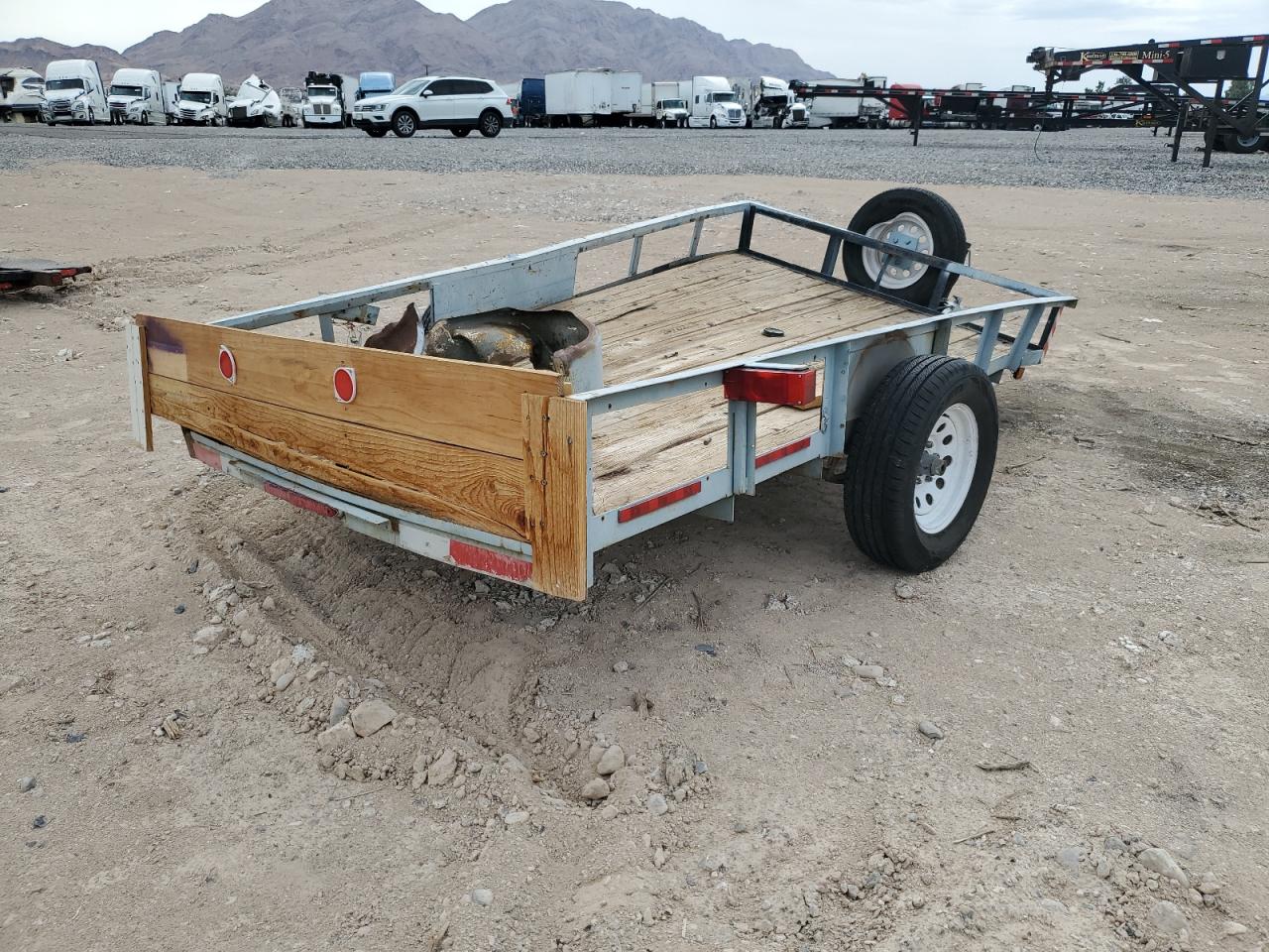 Lot #3292707596 2005 CATI FLAT