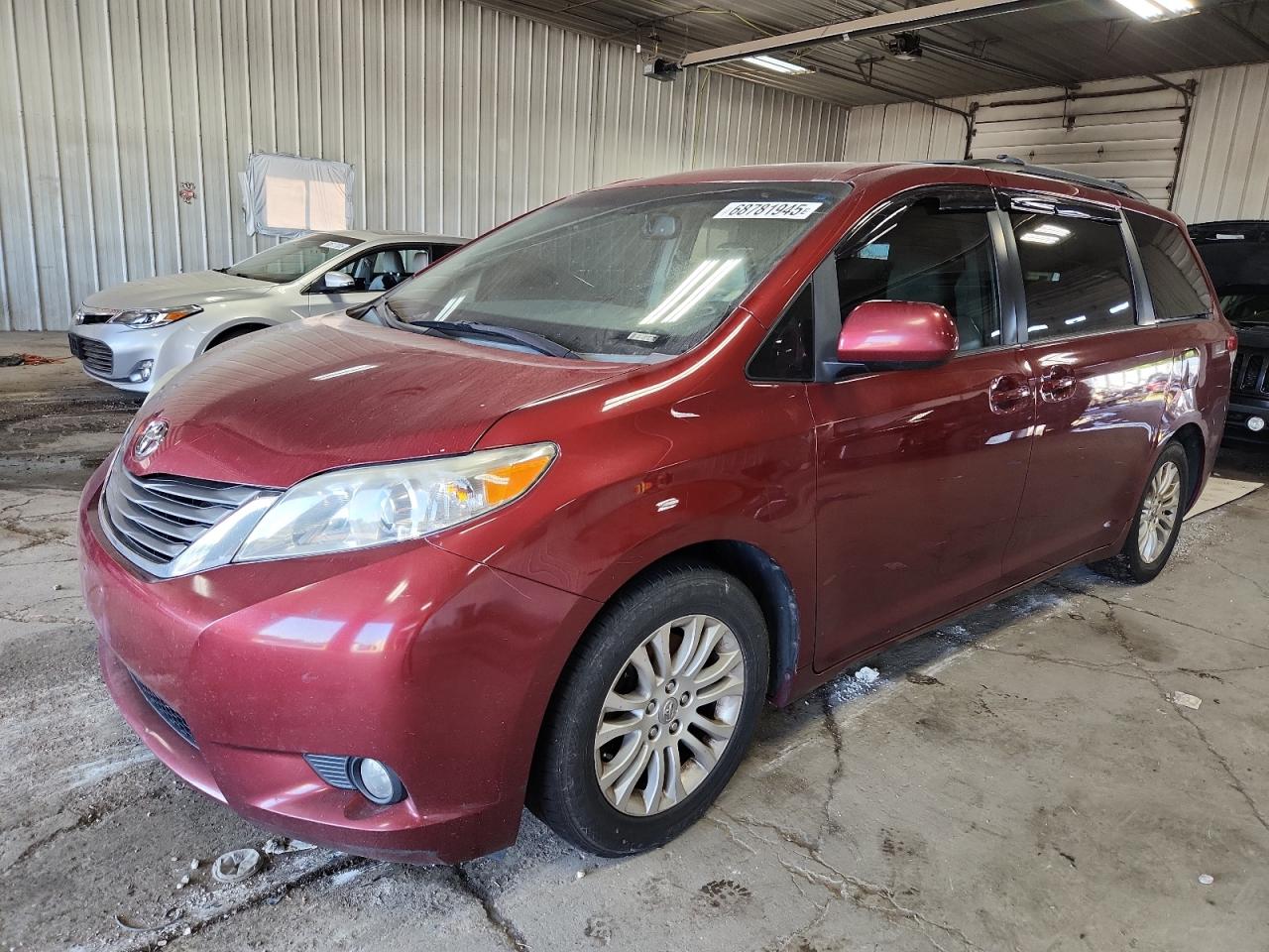 TOYOTA SIENNA XLE