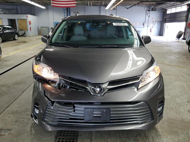 2018 TOYOTA SIENNA XLE 5TDDZ3DC5JS189157