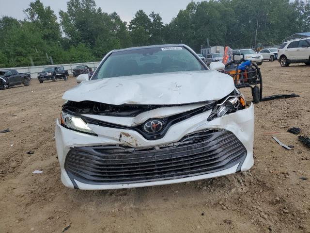 2018 TOYOTA CAMRY L 4T1B11HK6JU120201