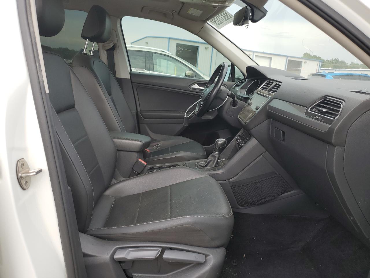 VOLKSWAGEN TIGUAN SE