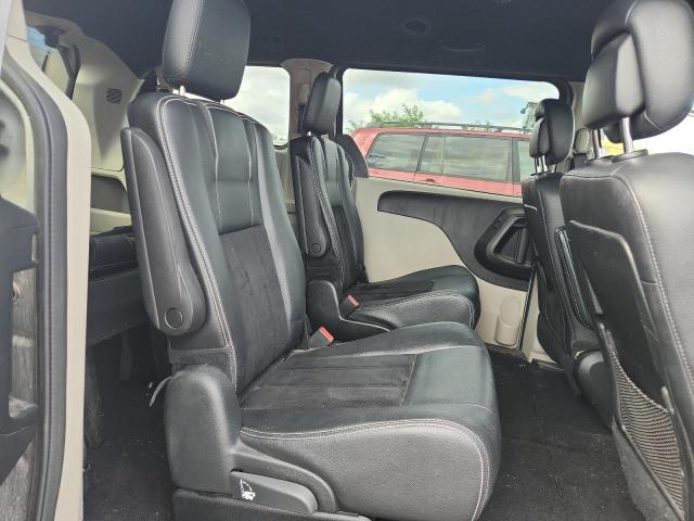 2018 DODGE GRAND CARA 2C4RDGCGXJR253640