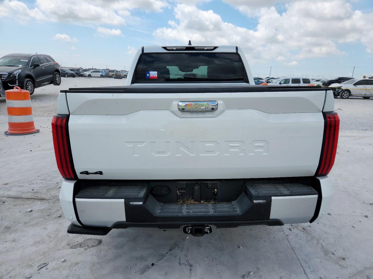 TOYOTA TUNDRA CREWMAX LIMITED