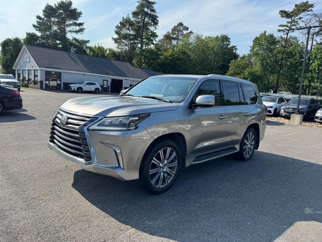 LEXUS LX 570