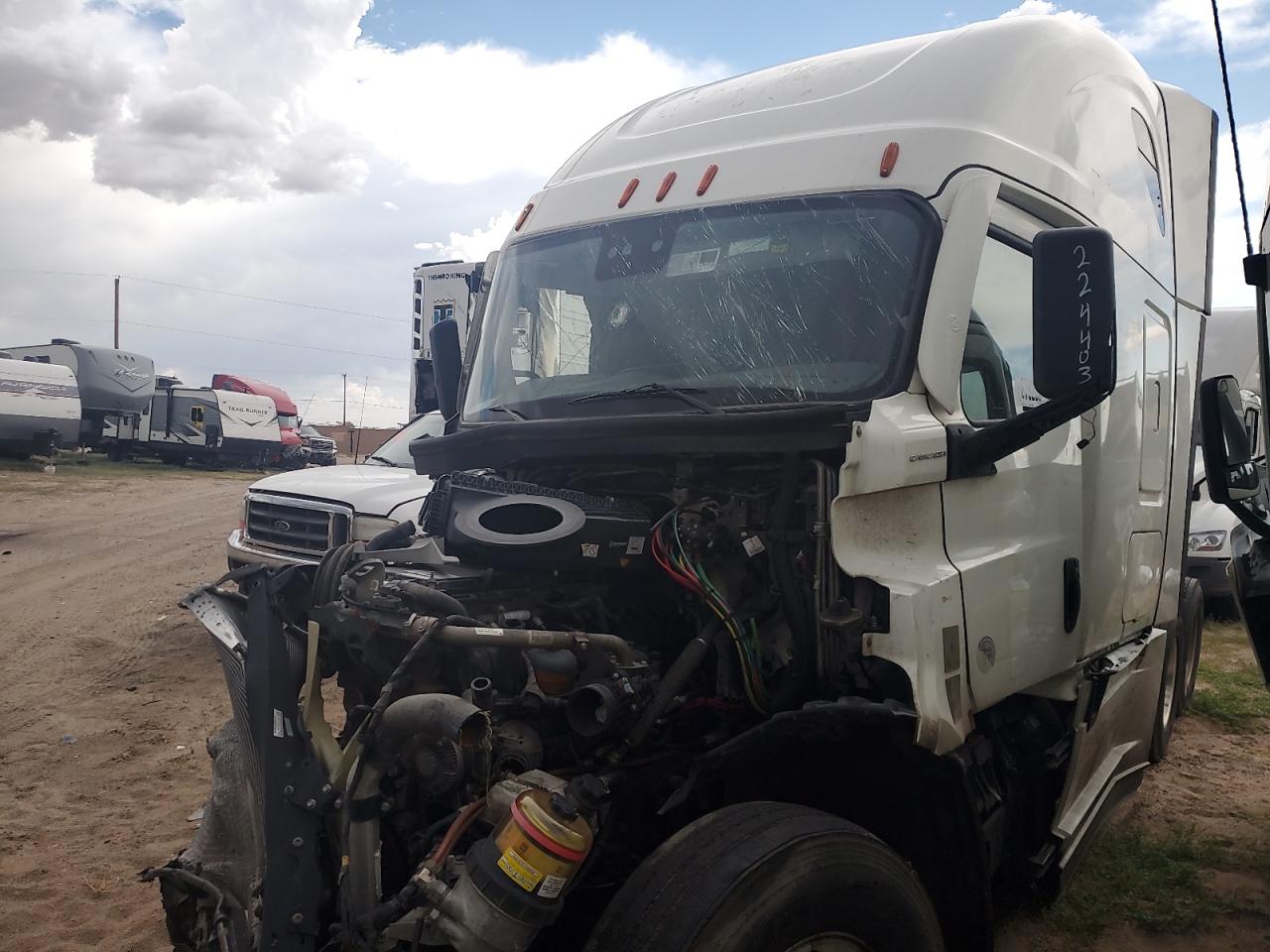 Lot #3259189979 2022 FREIGHTLINER CASCADIA 1