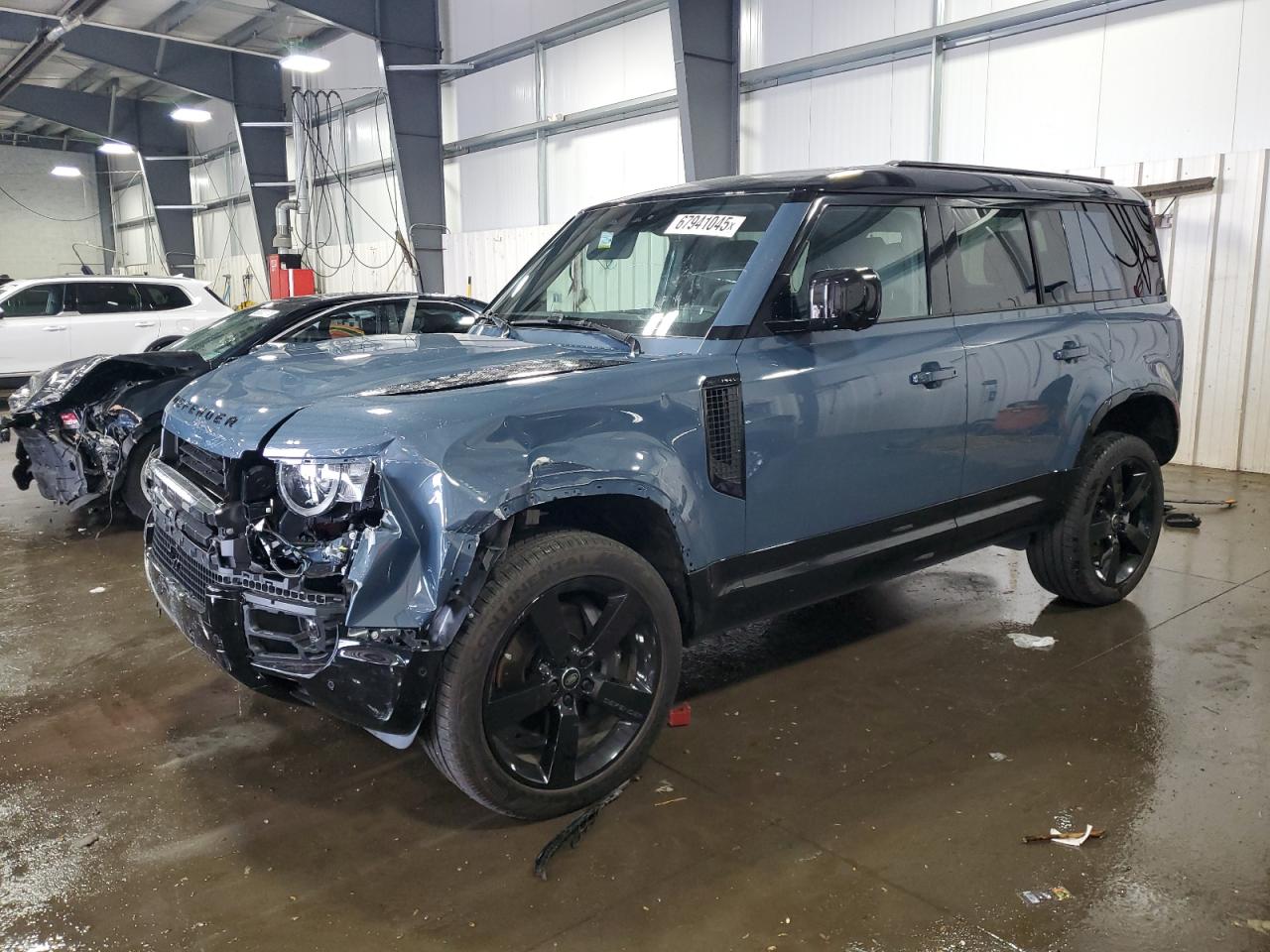 LAND ROVER DEFENDER 110 X-DYNAMIC SE