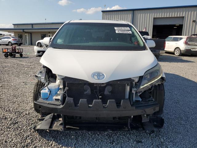 2016 TOYOTA SIENNA SE 5TDXK3DC4GS750426