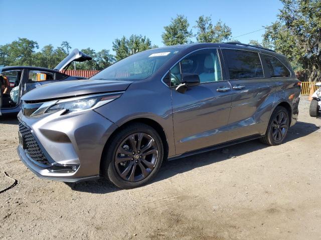 TOYOTA SIENNA XSE