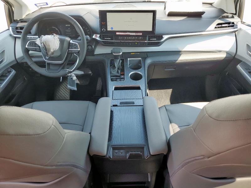 2025 TOYOTA SIENNA XLE 5TDYRKEC6SS267909