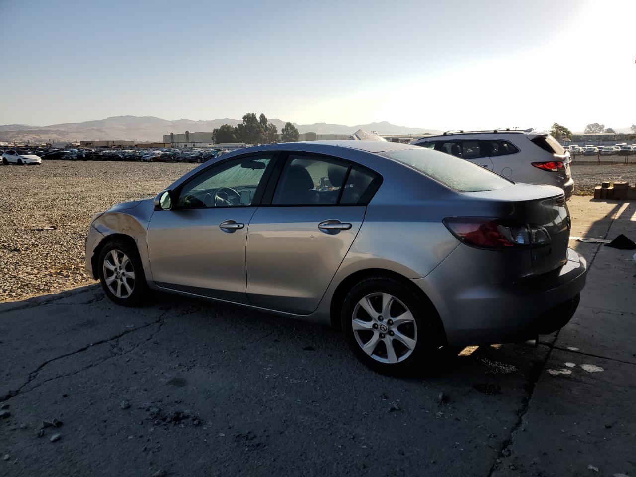 MAZDA 3 I