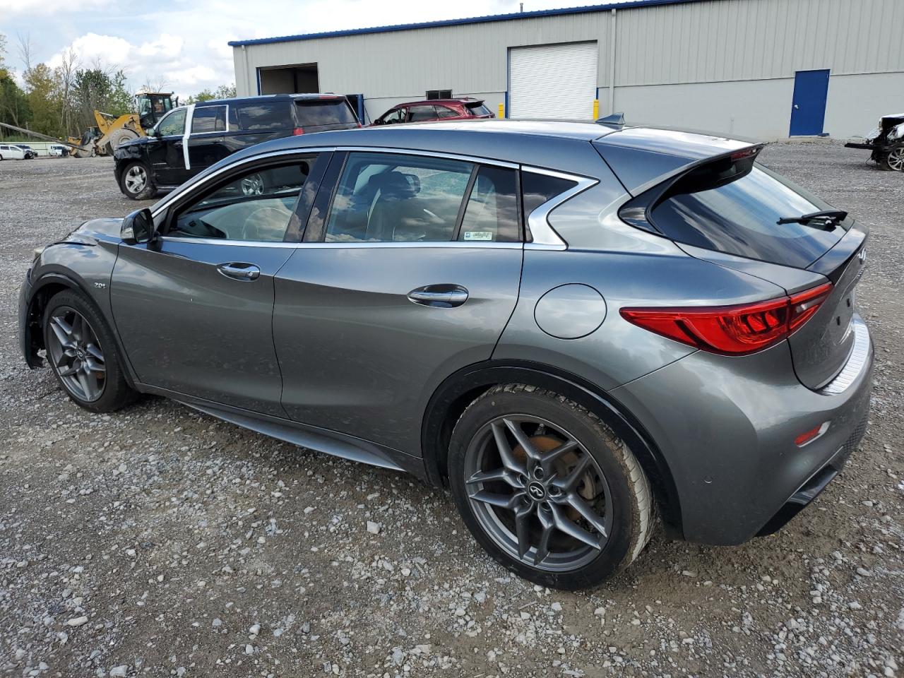INFINITI QX30 BASE