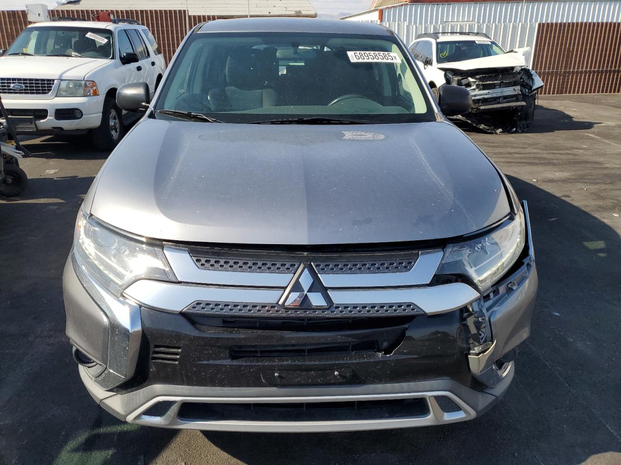 MITSUBISHI OUTLANDER SE