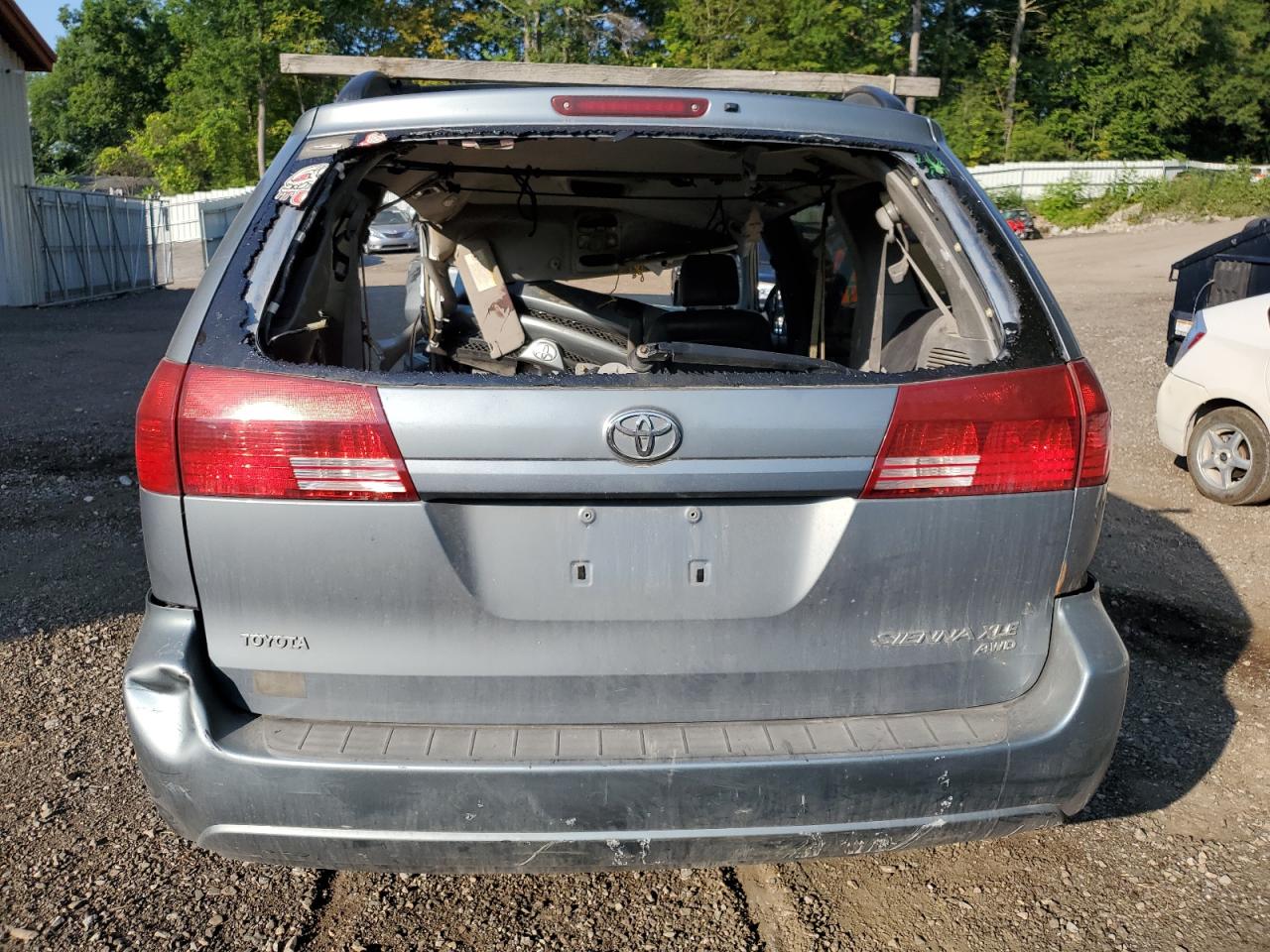 Lot #3291304443 2004 TOYOTA SIENNA XLE