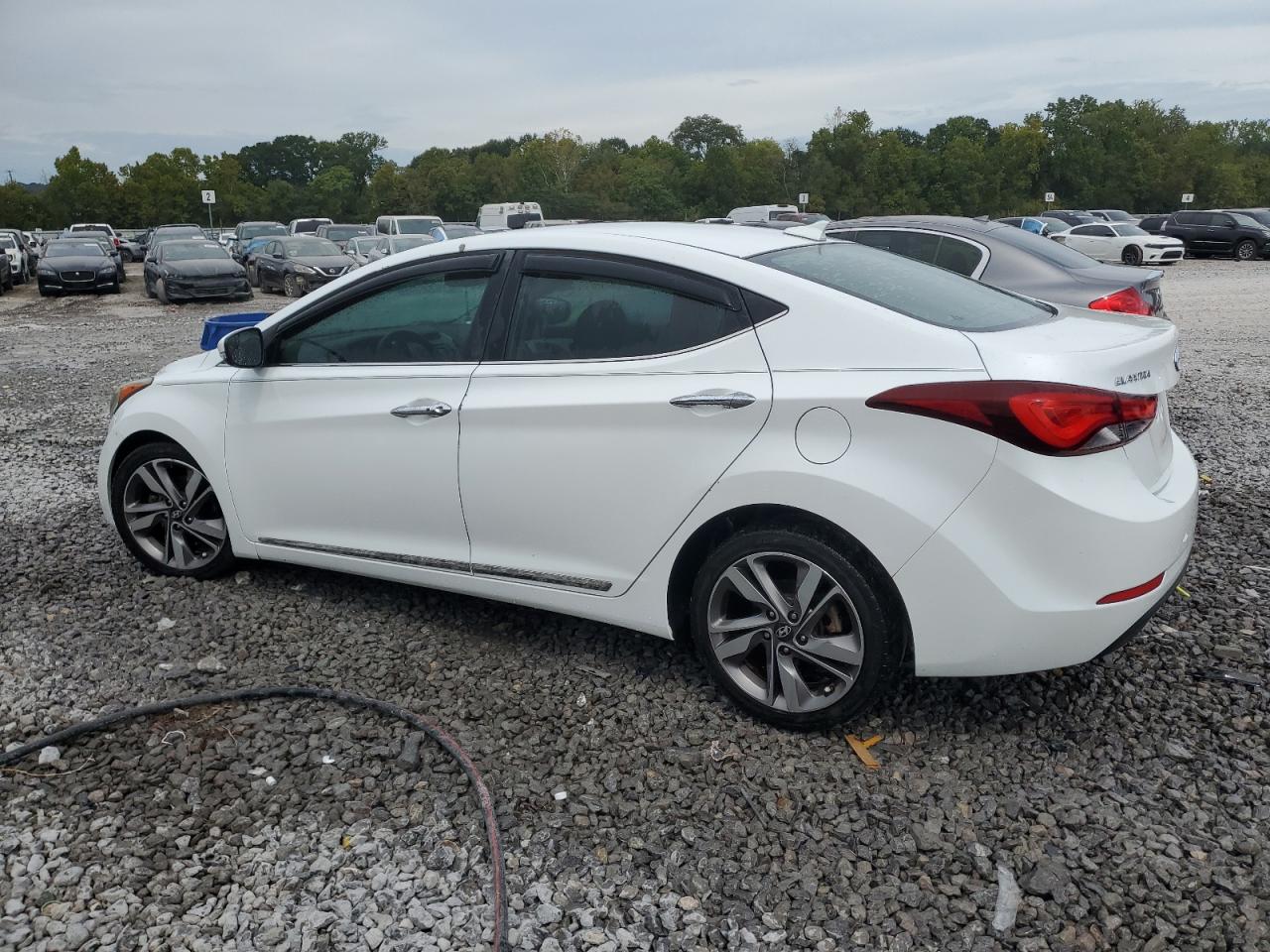 HYUNDAI ELANTRA SE