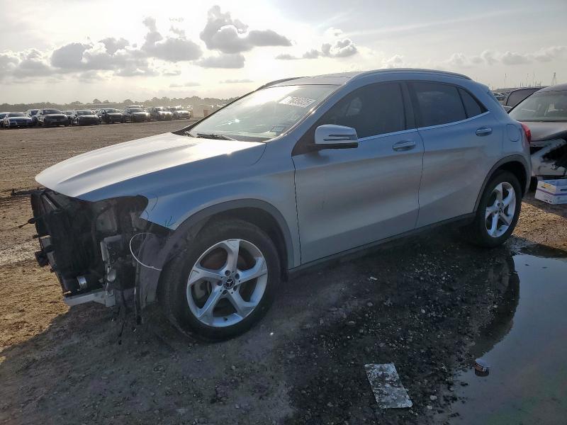 MERCEDES-BENZ GLA 250 4M