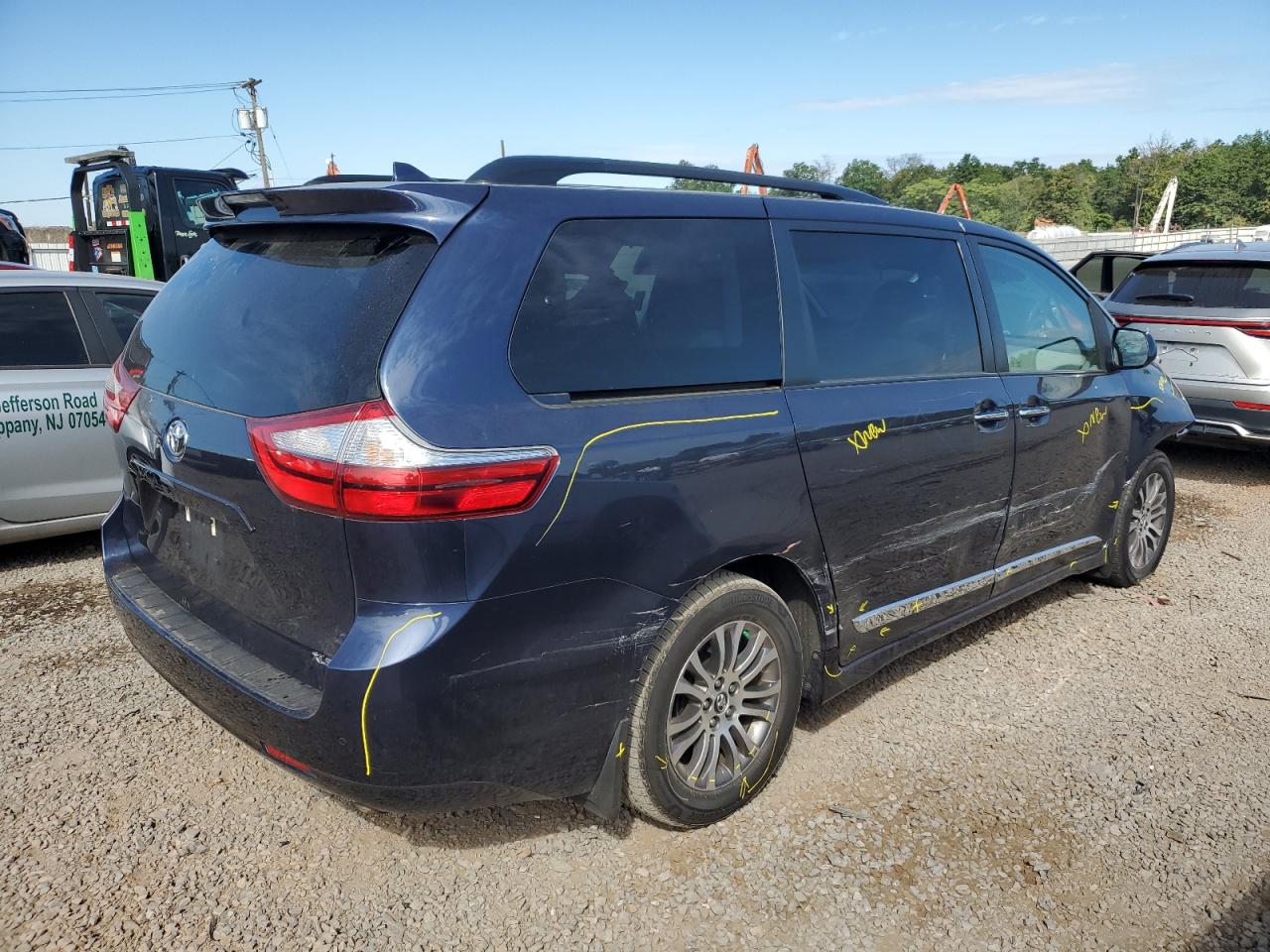 TOYOTA SIENNA XLE