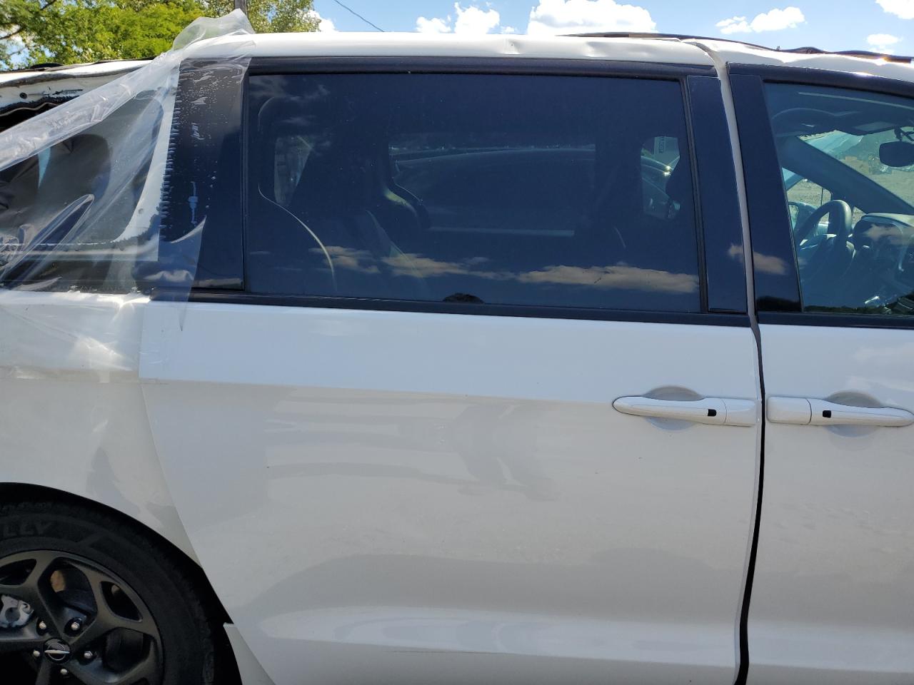 CHRYSLER PACIFICA HYBRID SELECT