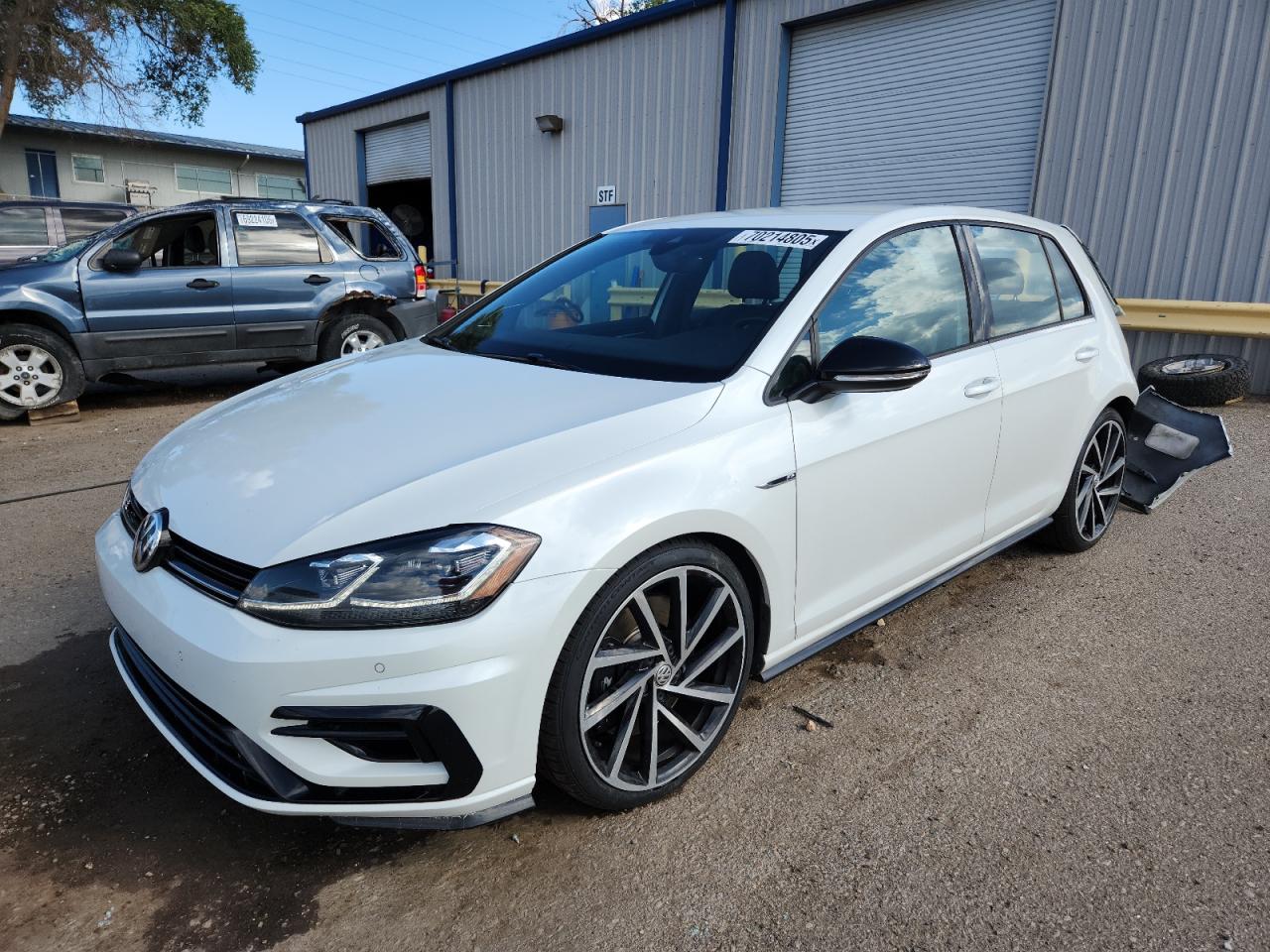 VOLKSWAGEN GOLF R