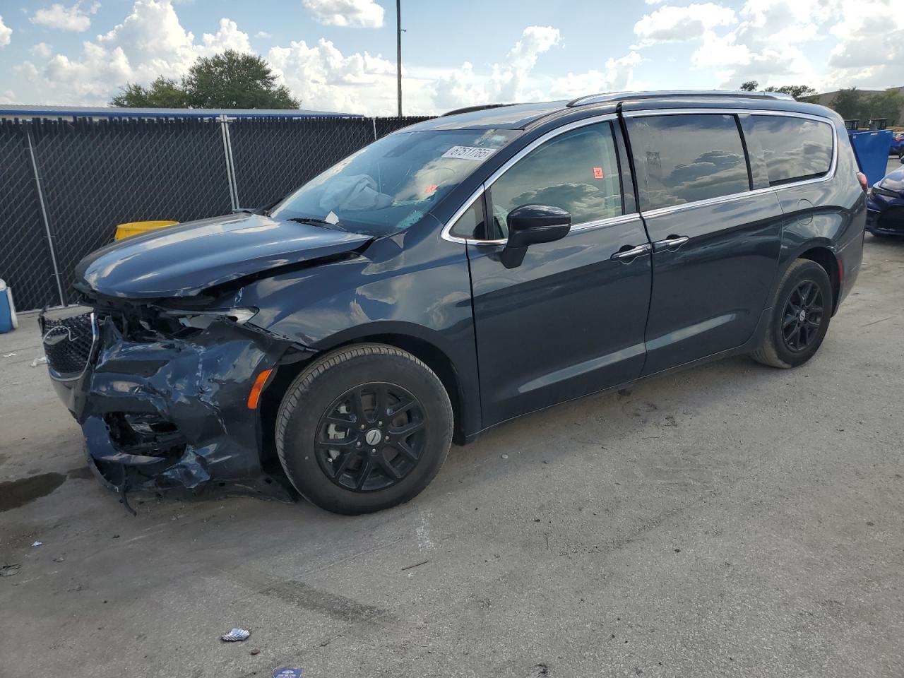 CHRYSLER PACIFICA TOURING L