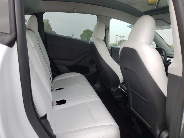 2024 TESLA MODEL Y 7SAYGDEE8RF165984