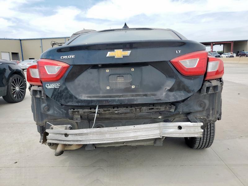 2018 CHEVROLET CRUZE LT 1G1BE5SM3J7171124