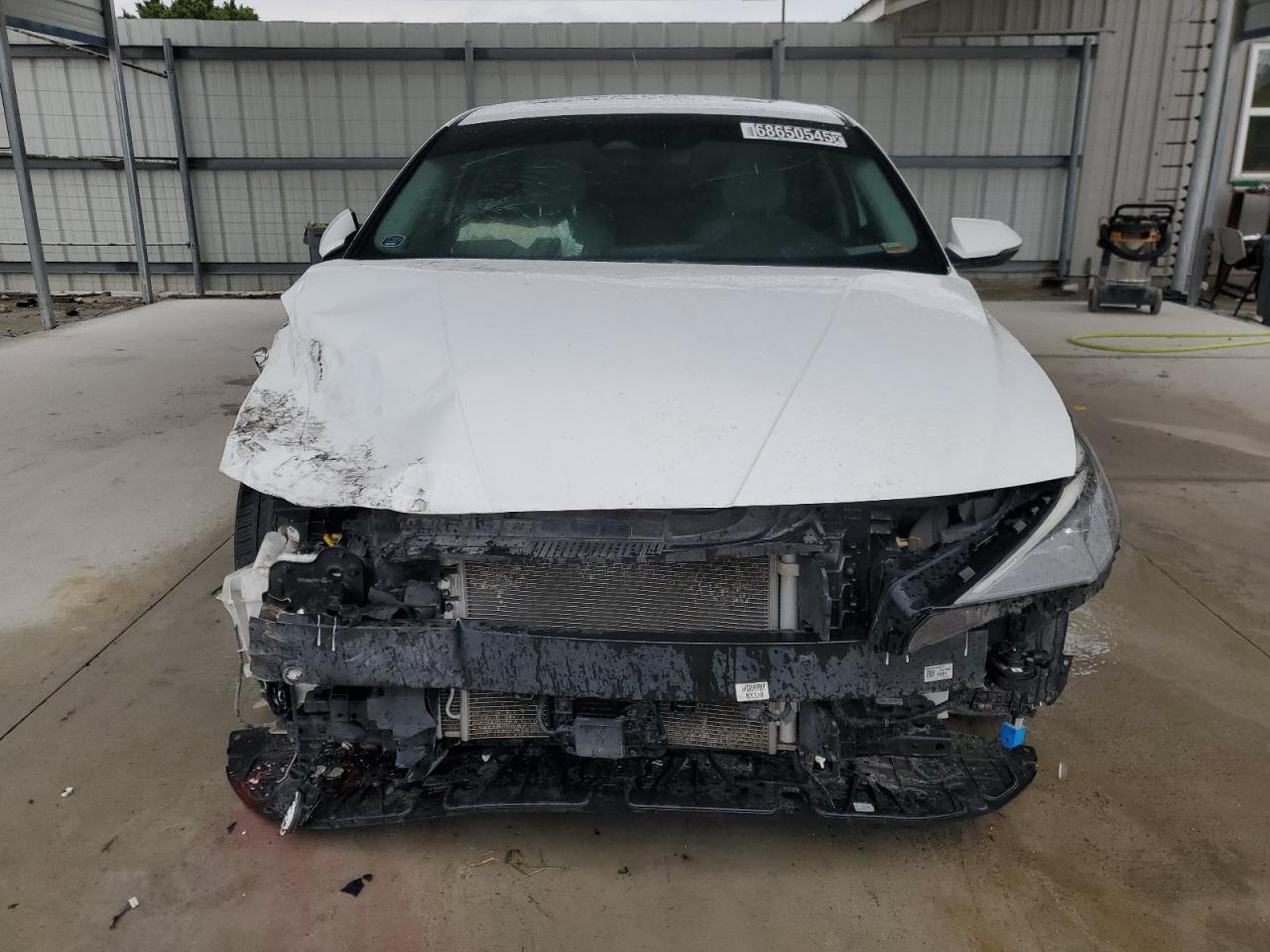 HYUNDAI ELANTRA LIMITED