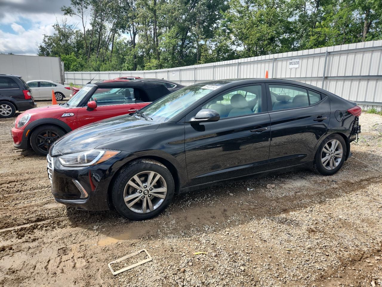 HYUNDAI ELANTRA SE