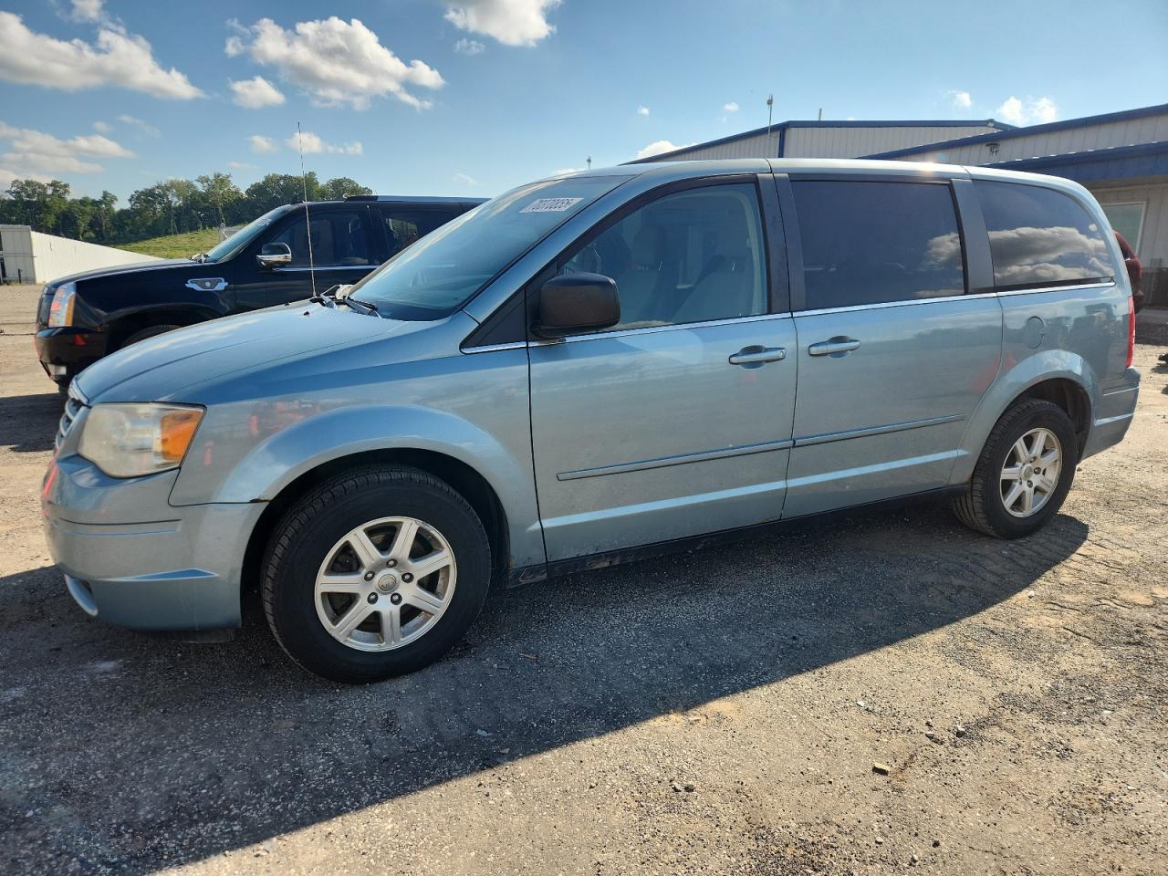 CHRYSLER TOWN & COUNTRY LX
