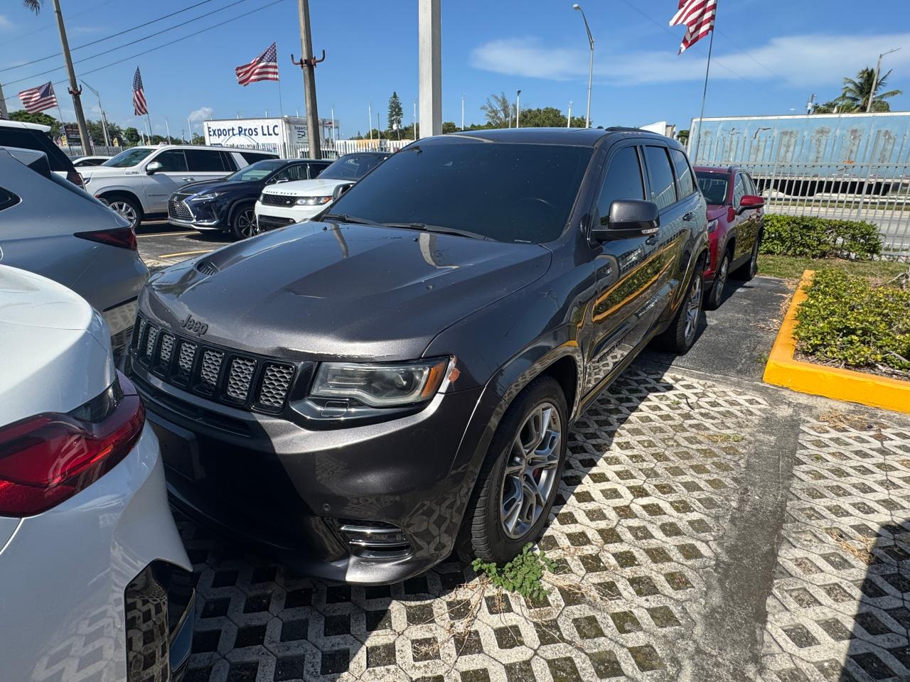JEEP GRAND CHEROKEE SRT-8