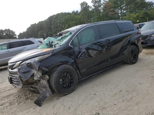 TOYOTA SIENNA LE