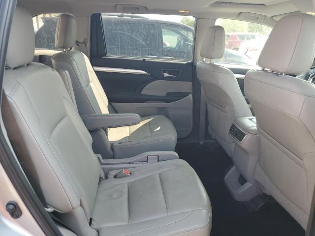 2019 TOYOTA HIGHLANDER 5TDKZRFH8KS555407