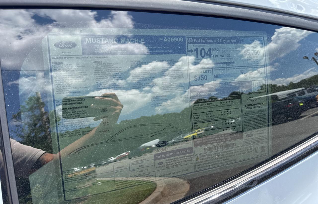 FORD MUSTANG PREMIUM