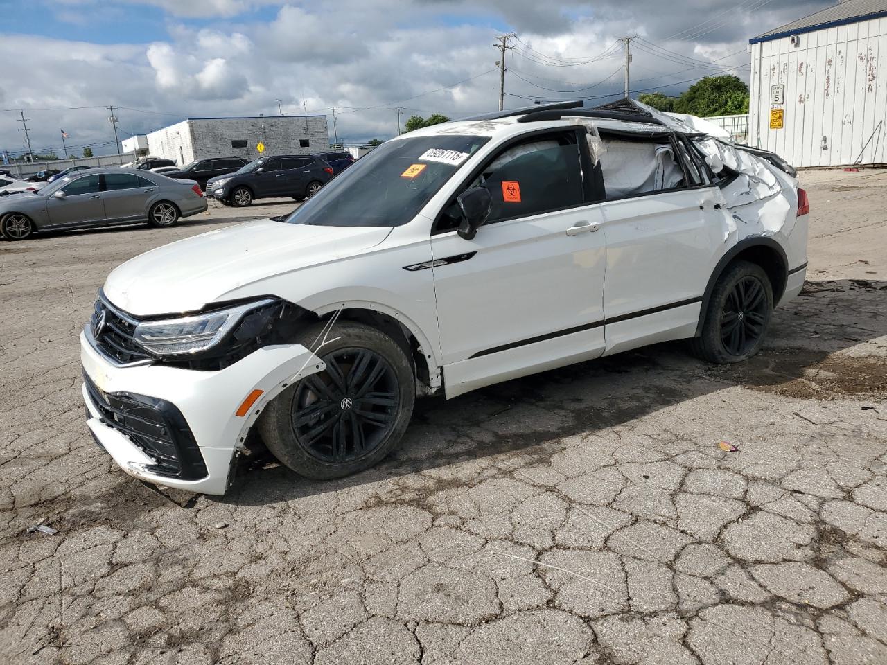 VOLKSWAGEN TIGUAN SE R-LINE BLACK