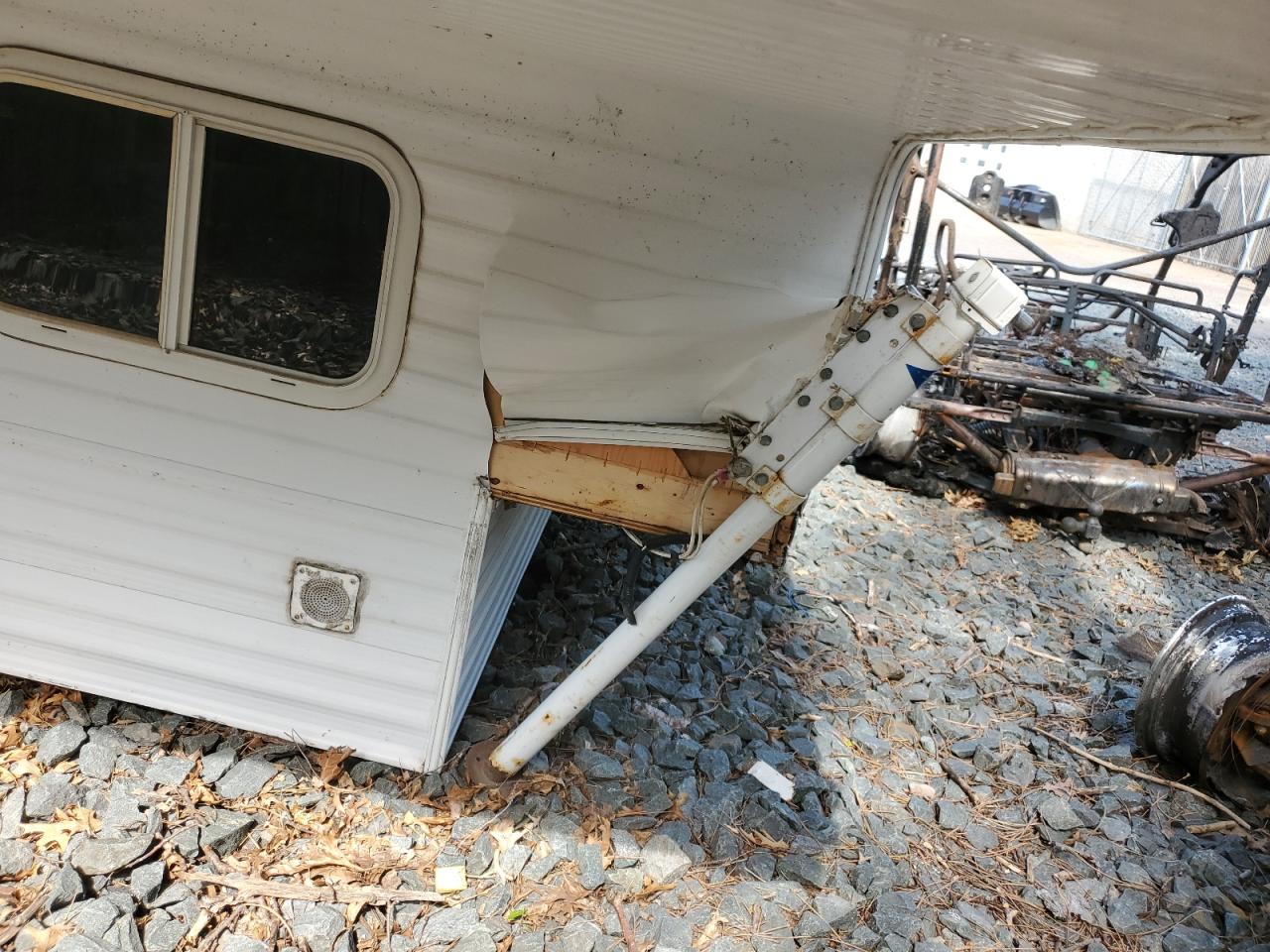 Lot #3273928786 2002 SUNLINE SUNBIRDIII