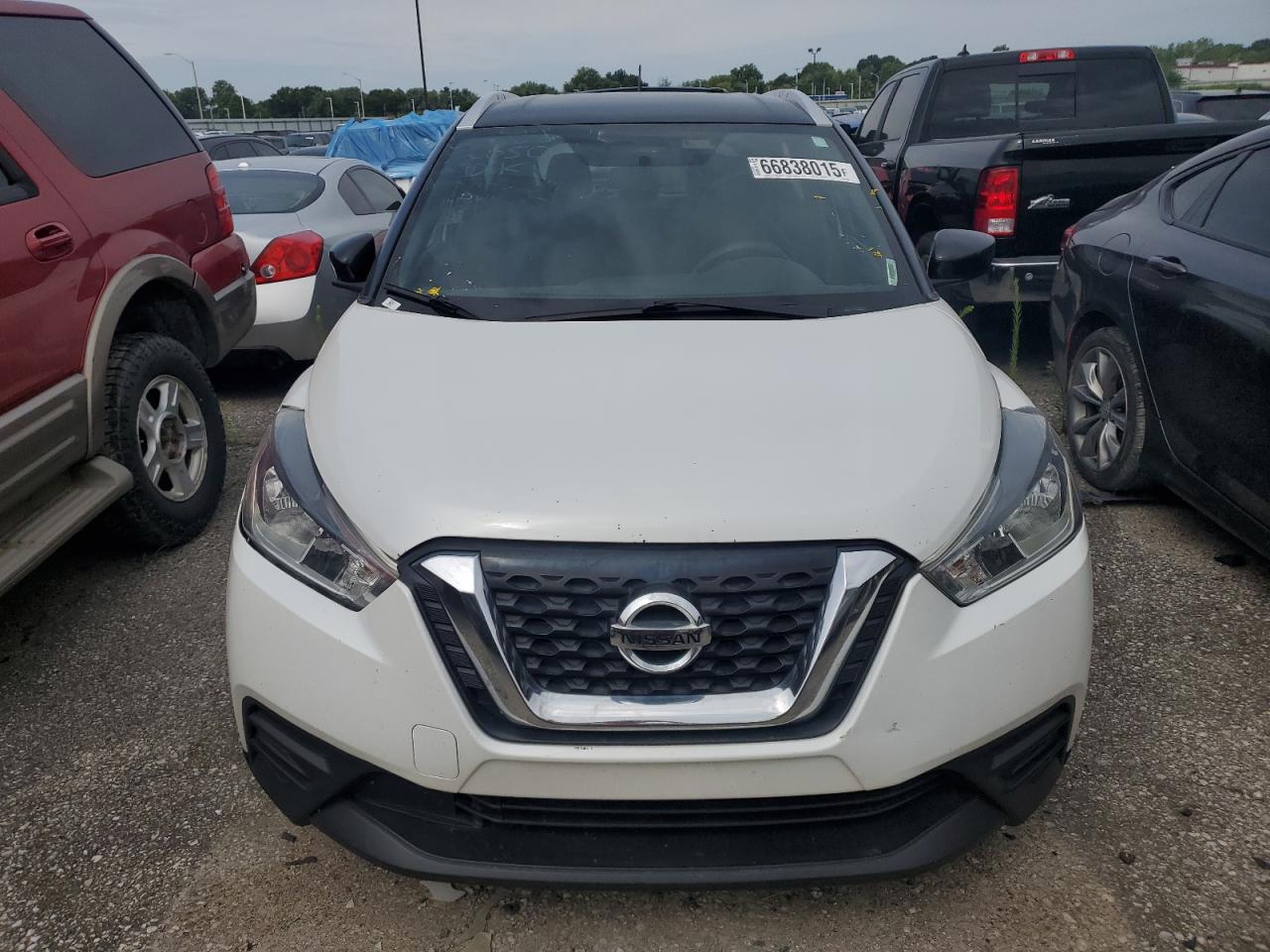 NISSAN KICKS S