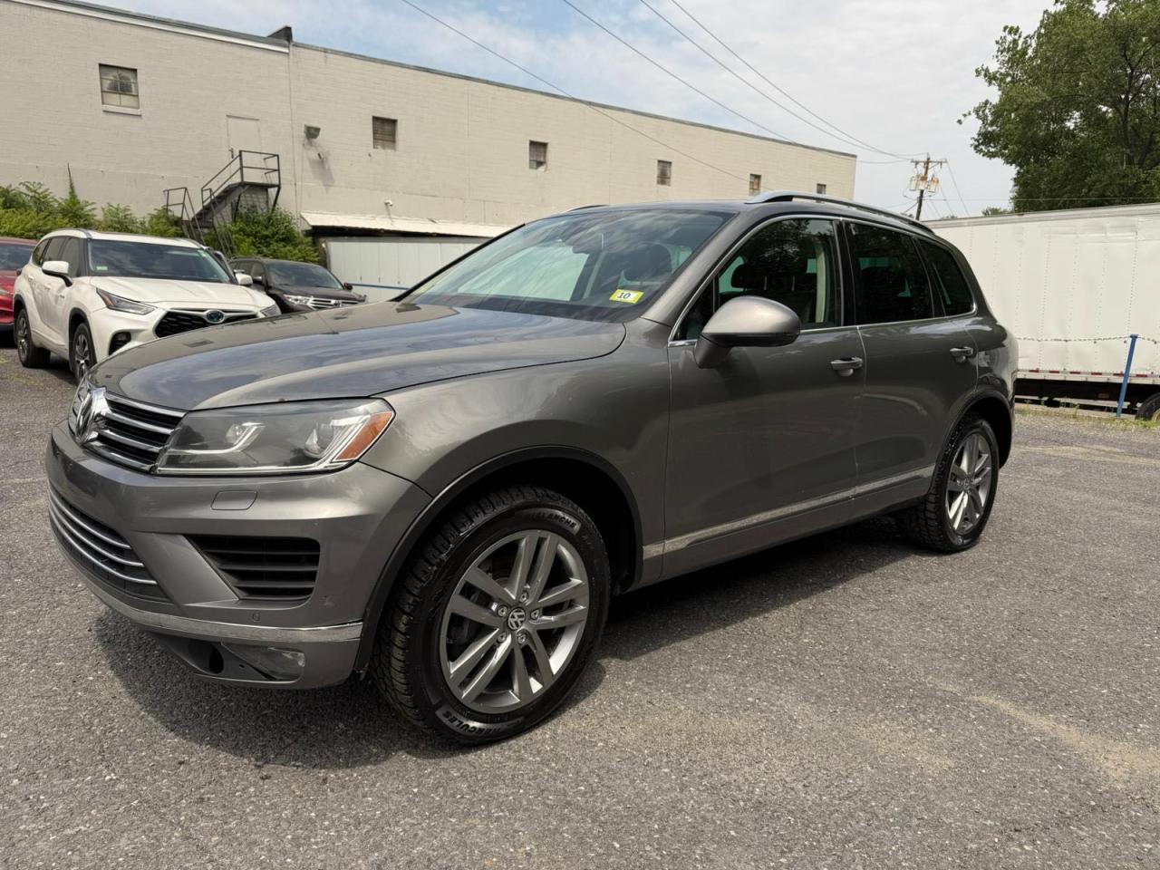 VOLKSWAGEN TOUAREG SPORT