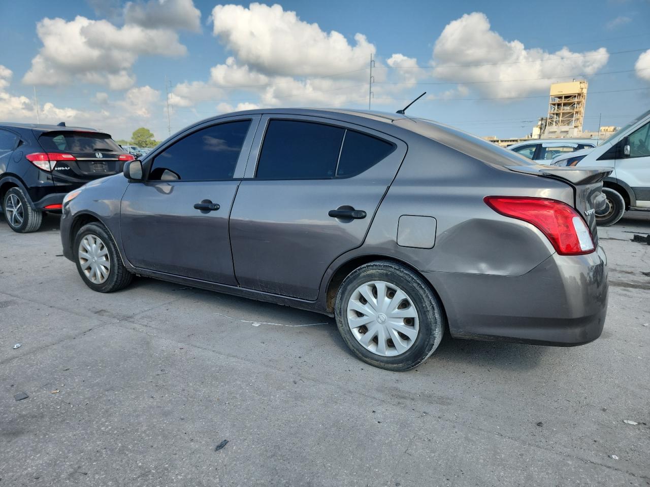 NISSAN VERSA S