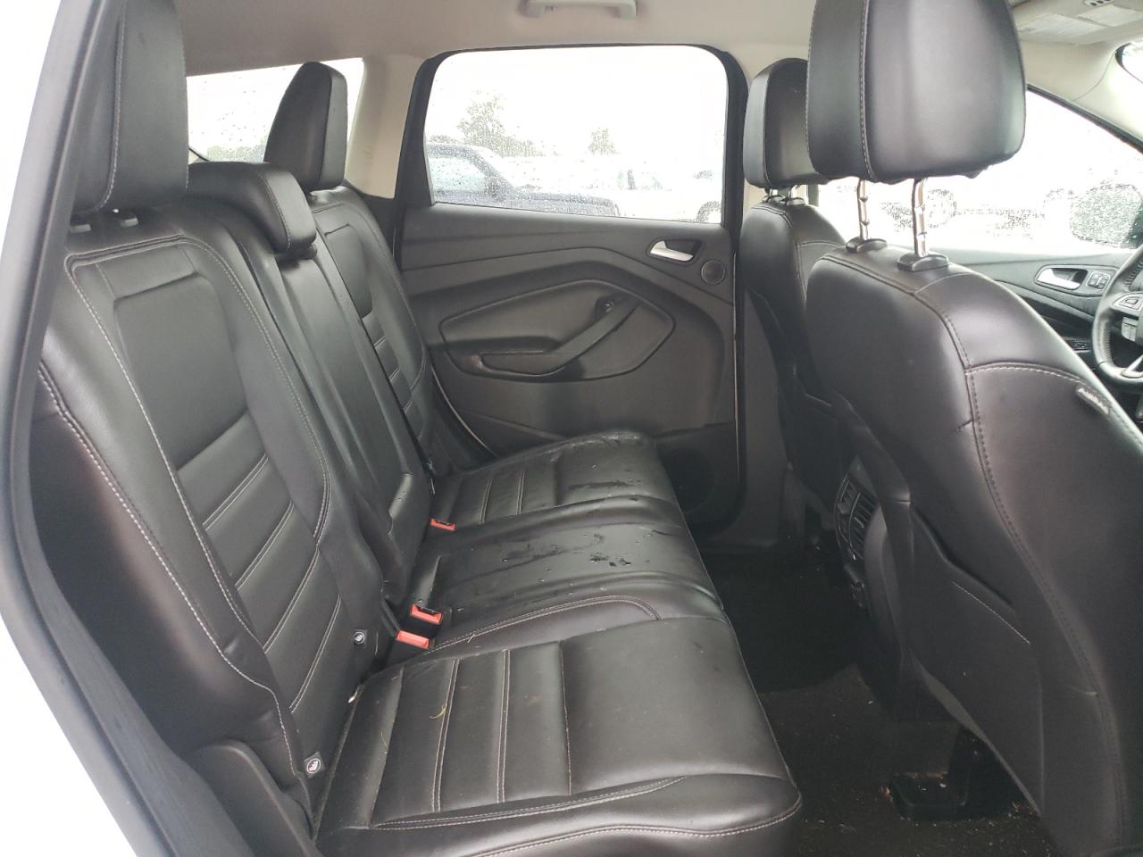 FORD ESCAPE TITANIUM