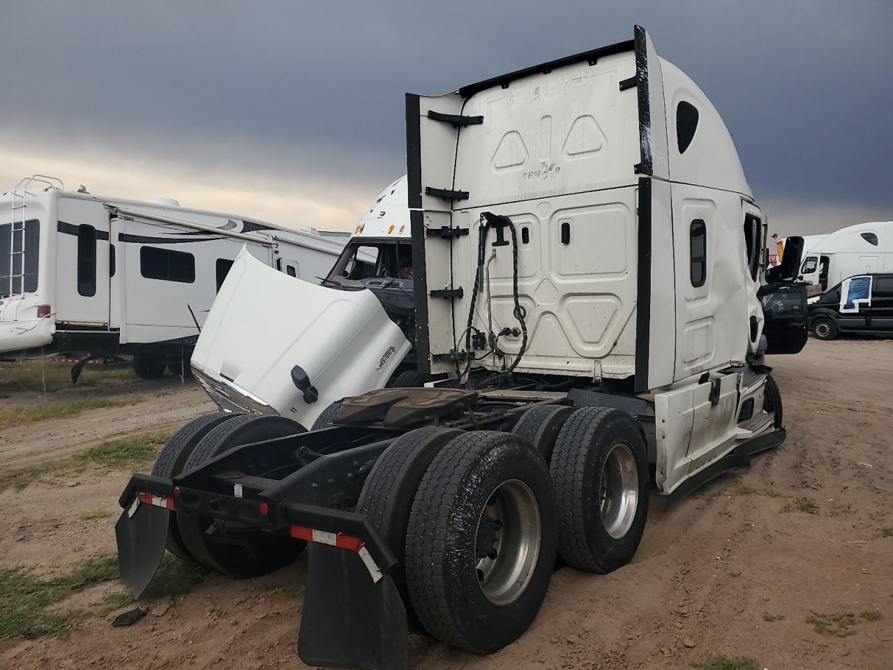 Lot #3259189979 2022 FREIGHTLINER CASCADIA 1
