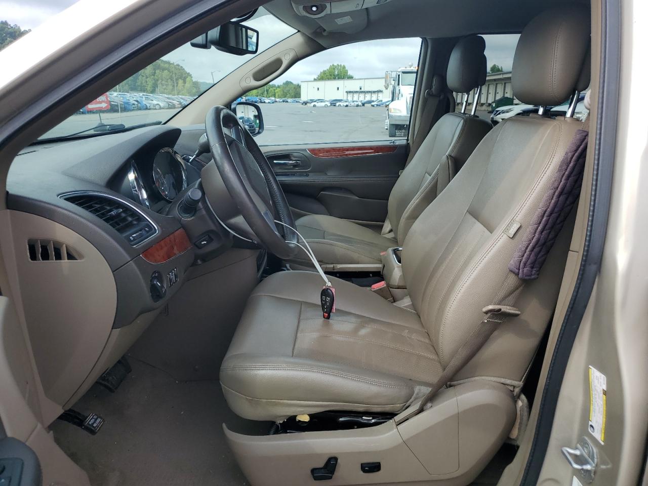 CHRYSLER TOWN & COUNTRY TOURING L