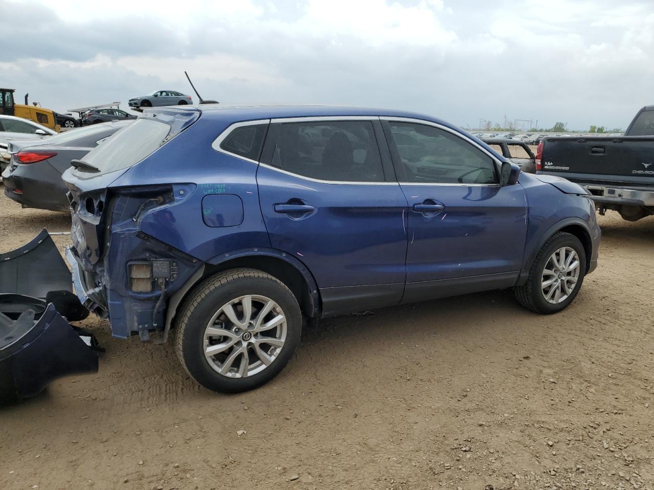 NISSAN ROGUE SPORT S