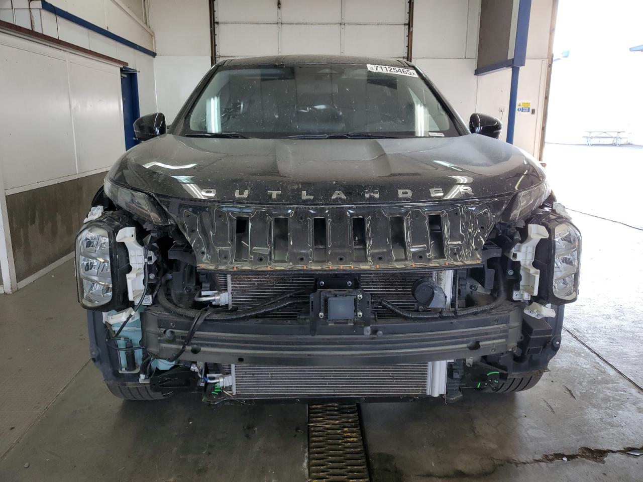 MITSUBISHI OUTLANDER SE