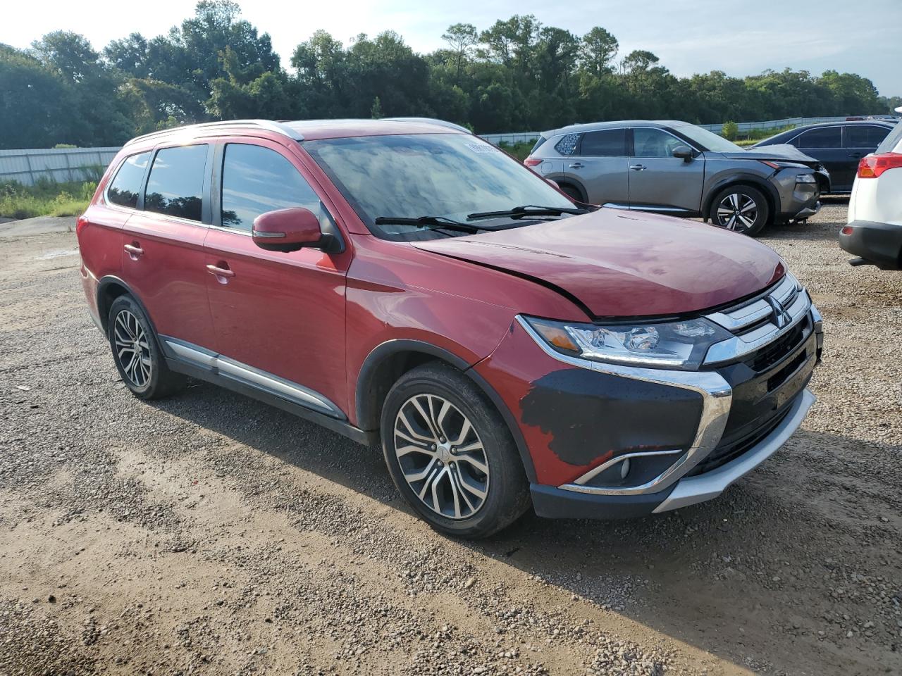 MITSUBISHI OUTLANDER SE